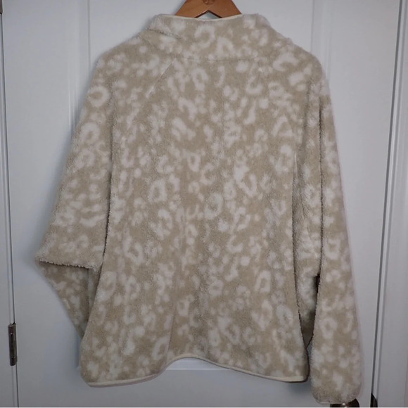 All in Motion Women's Sherpa Cropped Jacket - Beige and white leopard size XXL - Picture 6 of 10